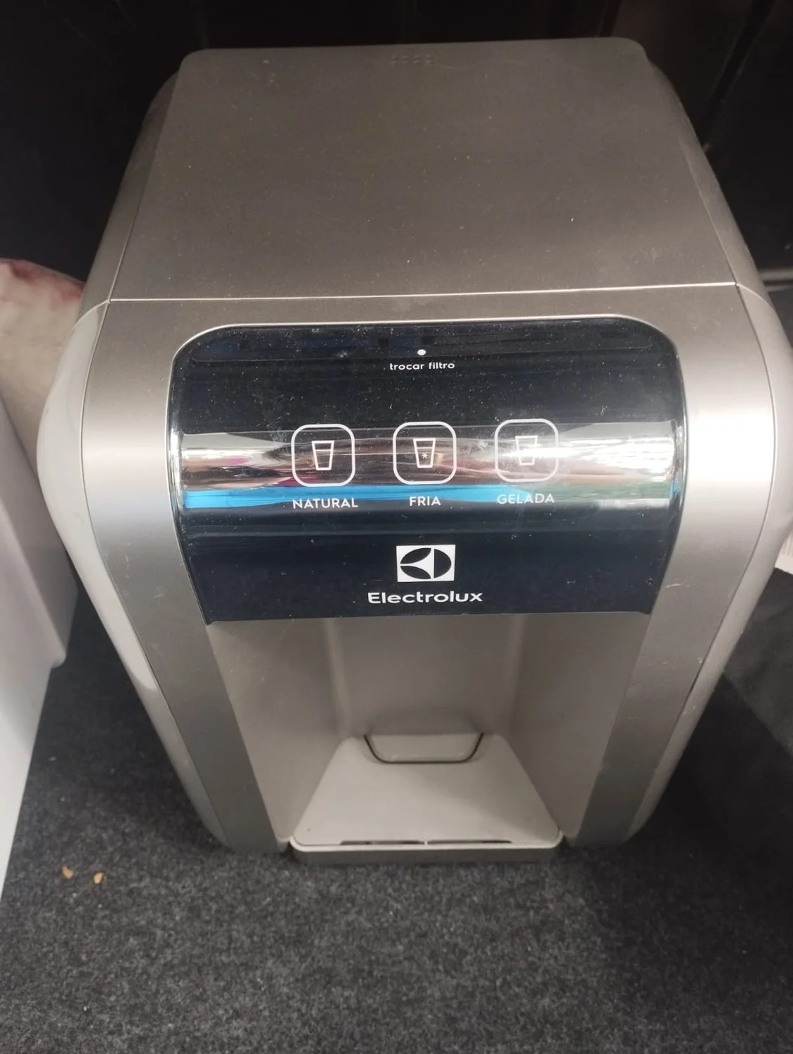 Filtros, purificadores e pontos de água — foto de serviço